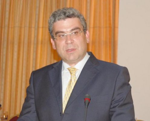 Baconschi: De azi nu mai e nici o urmă de Traian Băsescu în PDL. Salut venirea Elenei Băsescu în PMP
